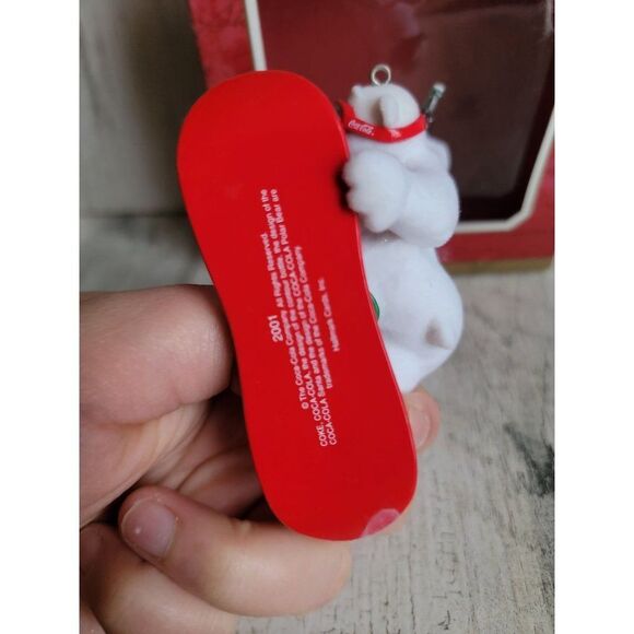 Hallmark 2001 Coca-Cola cool sport polar bear ornament Xmas - Picture 4 of 7